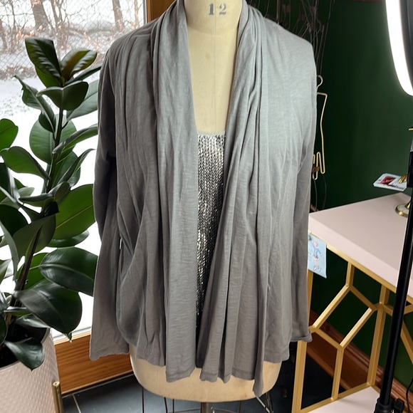 Cotton lightweight layer. Grey, great shape. - Picture 1 of 4